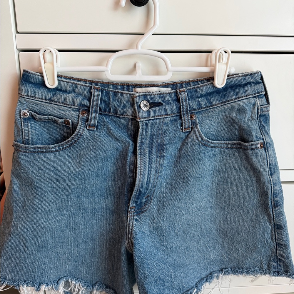 Abercrombie & Fitch Dad Shorts Medium Wash with Raw Hem